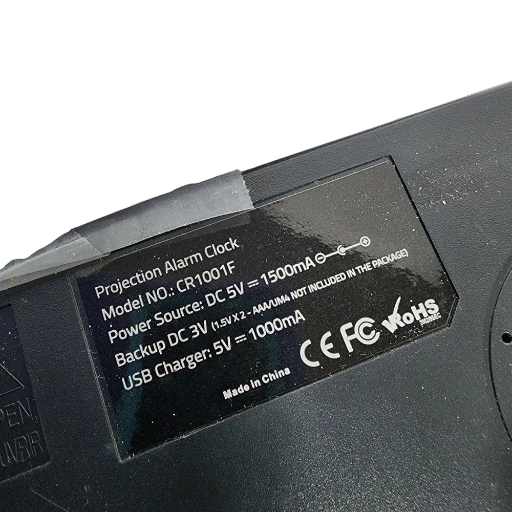 Mesqool CR1001F Projection Alarm‎ Clock with Time Display and USB Charger
